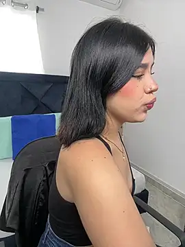 Lily Woodz online show from February 1, 2:59 pm