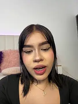 Lily Woodz online show from March 16, 7:05 pm