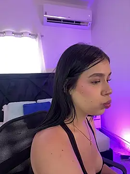 Snapshot of Lily_Woodz chatting on June 27, 7:09 pm Lily Woodz online show from June 27, 7:09 pm