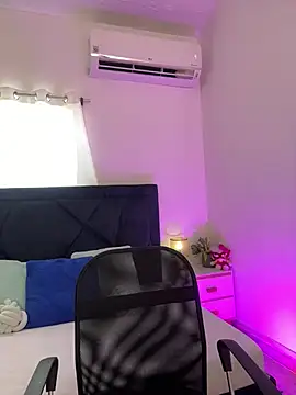 Lily Woodz online show from April 12, 2:42 pm