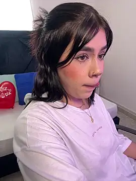 Lily Woodz online show from February 16, 7:01 pm