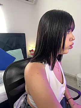 Lily Woodz online show from March 8, 2:42 pm