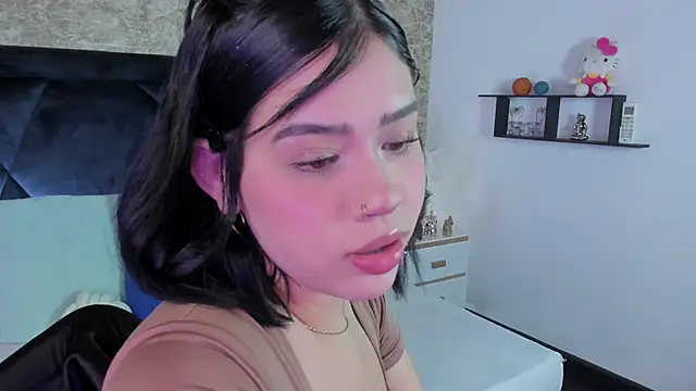 Lily Woodz online show from November 29, 7:14 pm