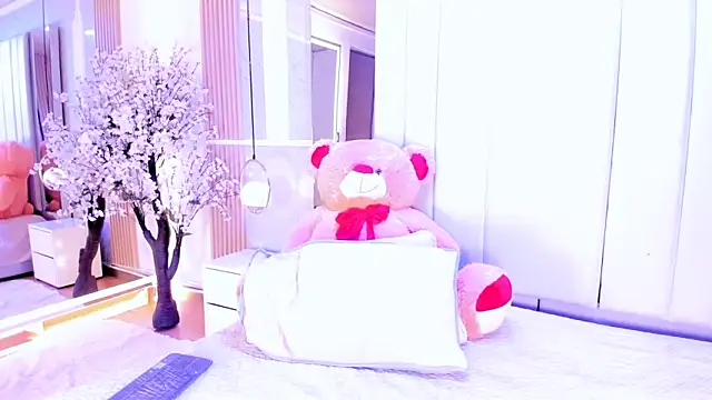 salomebenz online show from March 17, 9:40 pm