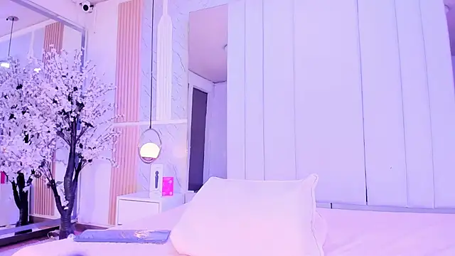 salomebenz online show from February 19, 9:34 pm