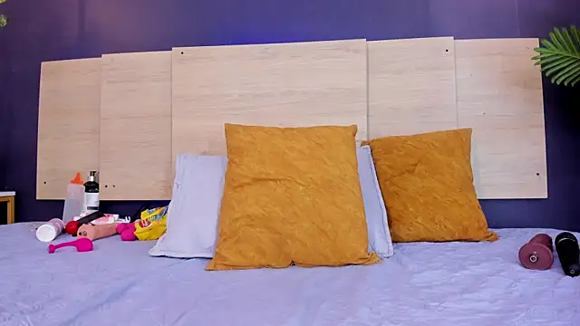 celeste smmith  online show from December 2, 12:18 pm