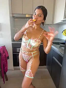 AlejandritaMilano online show from January 14, 9:51 pm