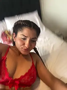 AlejandritaMilano online show from February 14, 7:25 pm