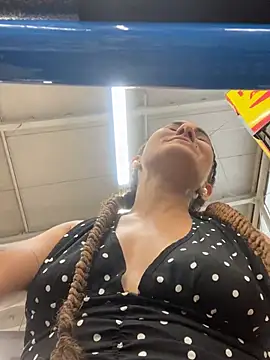 AlejandritaMilano online show from March 5, 10:27 pm