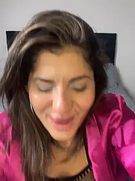 AlejandritaMilano online show from June 14, 1:57 am