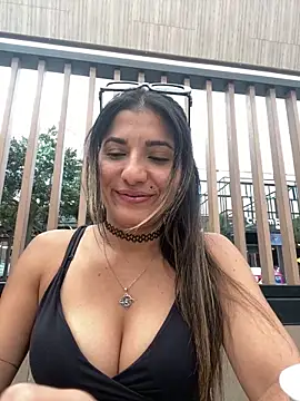 AlejandritaMilano online show from February 24, 8:53 pm