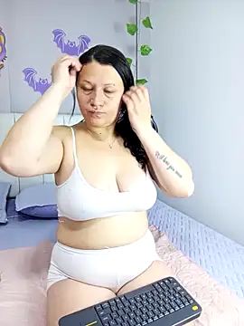 Snapshot of kattia_bk chatting on October 14, 12:50 pm kattia bk online show from October 14, 12:50 pm