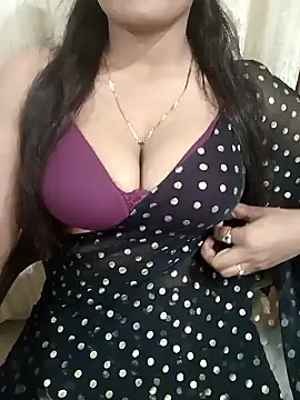 Snapshot of Mee_Neeharika chatting on February 9, 6:37 pm Mee Neeharika online show from February 9, 6:37 pm