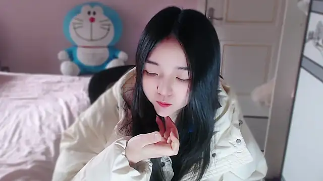 xiao-xiao-D online show from December 4, 5:39 am