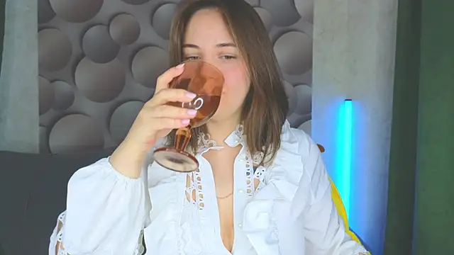 Cute smile sharon online show from February 26, 2:08 am