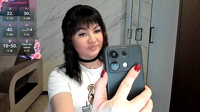 Snapshot of KarinaGoddess chatting on February 26, 3:50 am KarinaGoddess online show from February 26, 3:50 am