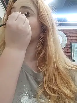 AliceWest  online show from April 9, 4:02 pm