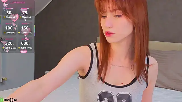 Snapshot of Mollly_Rouge chatting on September 28, 12:06 am Mollly Rouge online show from September 28, 12:06 am