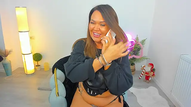 Aileen Stone online show from November 30, 5:14 pm