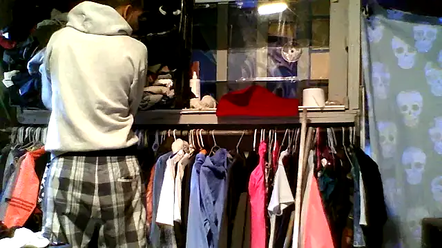 Snapshot of dulcedeseo13 chatting on May 2, 3:17 pm dulcedeseo13 online show from May 2, 3:17 pm