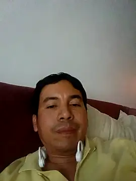 Snapshot of bisexual0007 chatting on January 10, 4:44 am bisexual0007 online show from January 10, 4:44 am