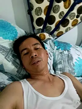 Snapshot of bisexual0007 chatting on December 15, 3:01 am bisexual0007 online show from December 15, 3:01 am