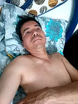 Snapshot of bisexual0007 chatting on December 17, 12:10 pm bisexual0007 online show from December 17, 12:10 pm