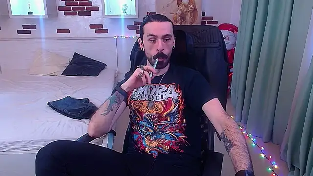 AxelColton online show from December 14, 8:31 am