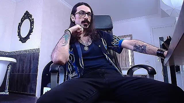 AxelColton online show from February 7, 11:40 am