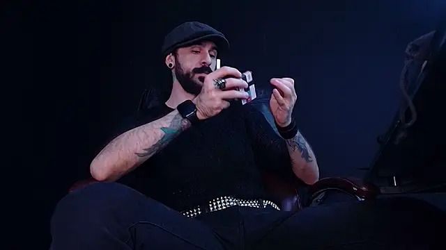 AxelColton online show from November 30, 8:04 am