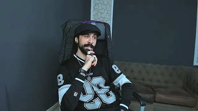 AxelColton online show from January 9, 11:50 am