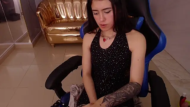 Snapshot of honey_torres_sub chatting on November 22, 1:37 am honey torres sub online show from November 22, 1:37 am