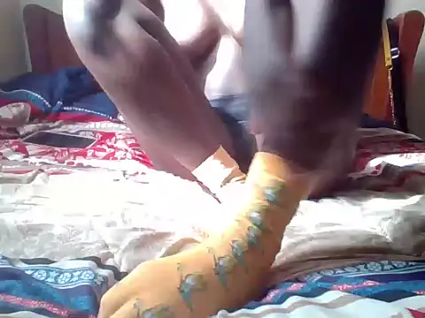 Snapshot of Missbella25 chatting on March 12, 6:51 am Missbella25 online show from March 12, 6:51 am