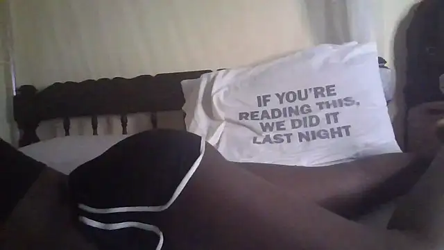 Snapshot of Missbella25 chatting on October 28, 5:12 pm Missbella25 online show from October 28, 5:12 pm