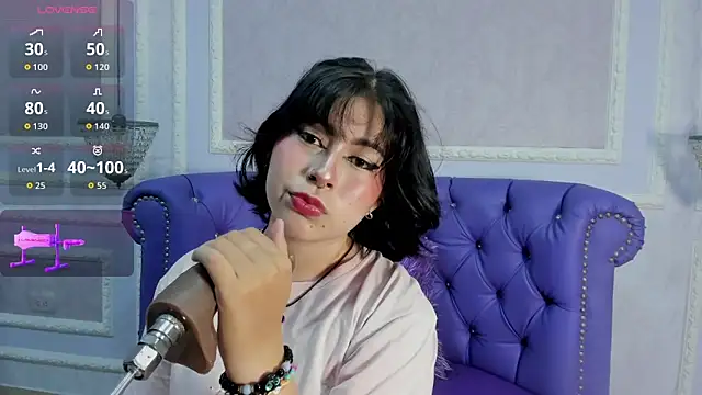 Lily Martinez online show from November 28, 9:09 am