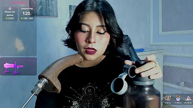 Lily Martinez online show from October 26, 3:51 am