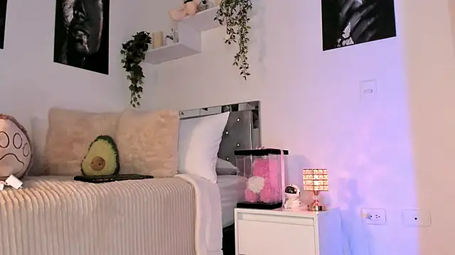 Snapshot of Alissonroses chatting on October 1, 11:08 pm Alissonroses online show from October 1, 11:08 pm