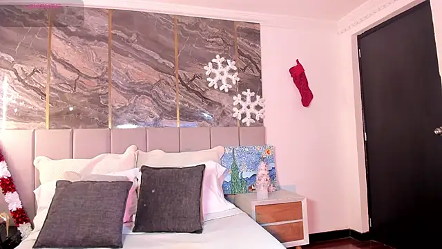 Sienna Blake  online show from December 3, 7:35 pm