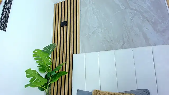 Samantha Good online show from May 15, 11:41 am
