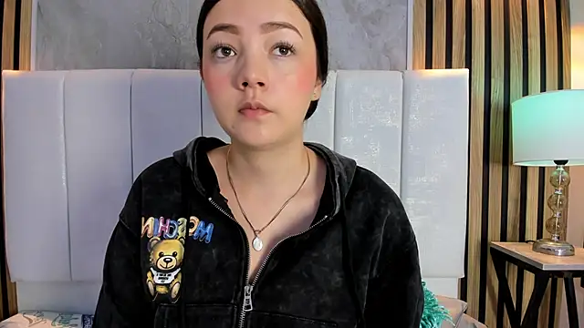 Samantha Good online show from December 17, 12:32 pm