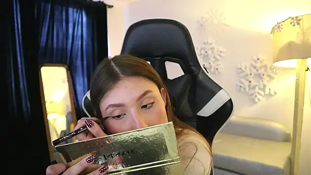 Snapshot of Daisha_Riley chatting on December 3, 1:54 pm Daisha Riley online show from December 3, 1:54 pm