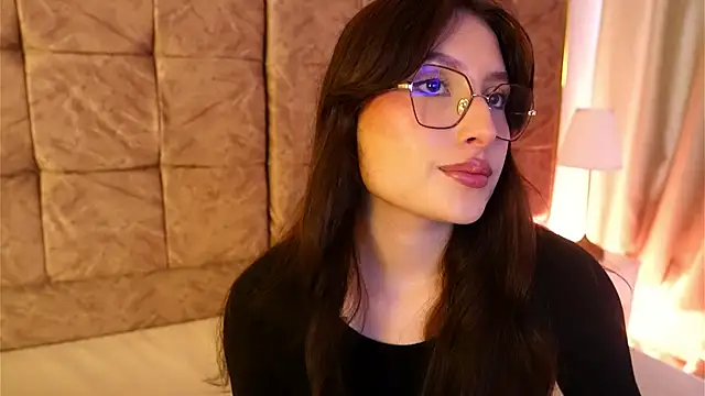 Daisha Riley online show from April 8, 12:39 pm