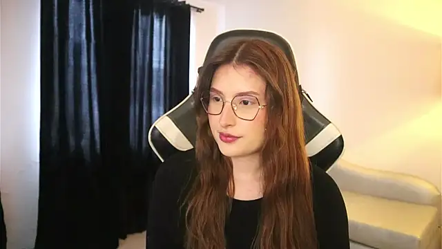 Snapshot of Daisha_Riley chatting on November 24, 2:39 pm Daisha Riley online show from November 24, 2:39 pm