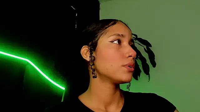 CintiaWalker online show from April 15, 1:04 pm