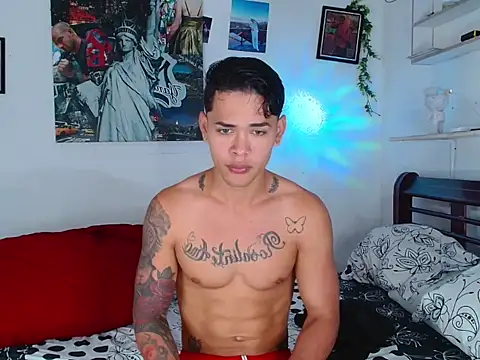 Snapshot of Andres_Santos777 chatting on December 18, 3:38 pm Andres Santos777 online show from December 18, 3:38 pm