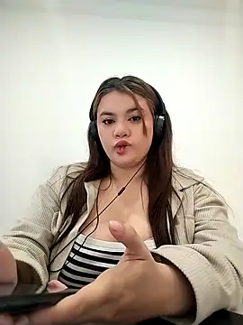 abby Fiore online show from April 2, 3:30 pm