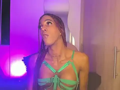 Snapshot of valeria_montess chatting on March 18, 3:23 am valeria montess online show from March 18, 3:23 am