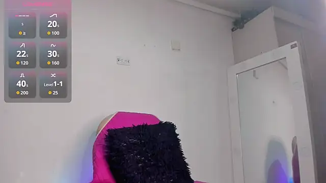 Snapshot of valeria_montess chatting on November 11, 3:29 pm valeria montess online show from November 11, 3:29 pm