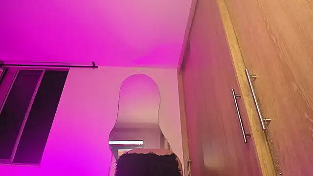 Snapshot of valeria_montess chatting on March 17, 12:21 am valeria montess online show from March 17, 12:21 am