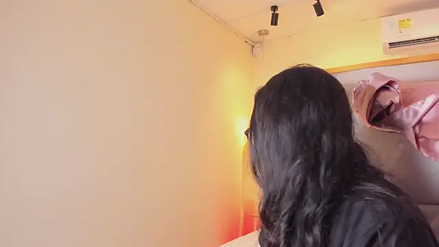 PerlaPreciosa online show from March 25, 3:50 am